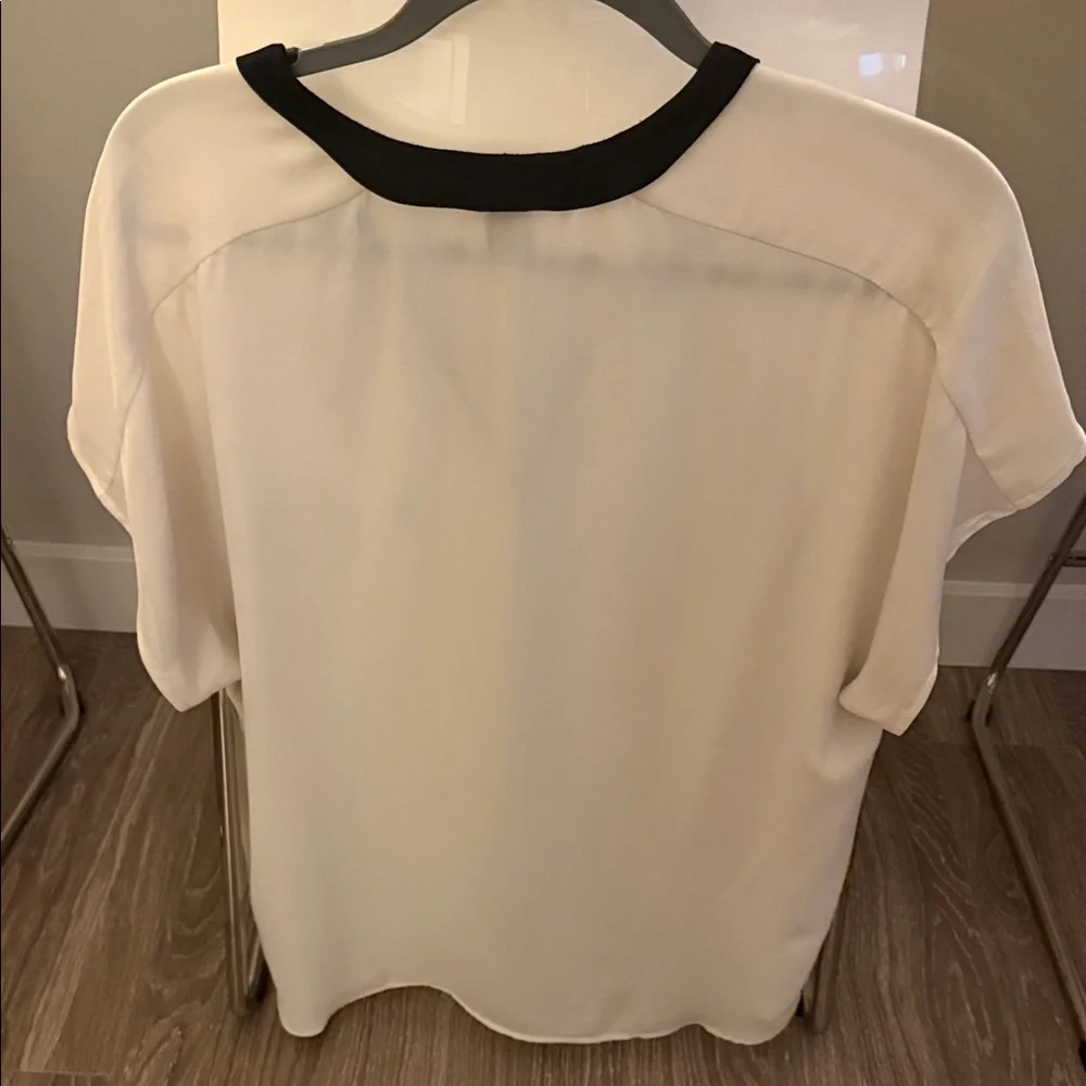 Ann Taylor Factory Cream Blouse with Black Trim - V-Neck Short Sleeve Top - Picture 2 of 3